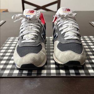 New Balance Men's Black and Gray Sneakers